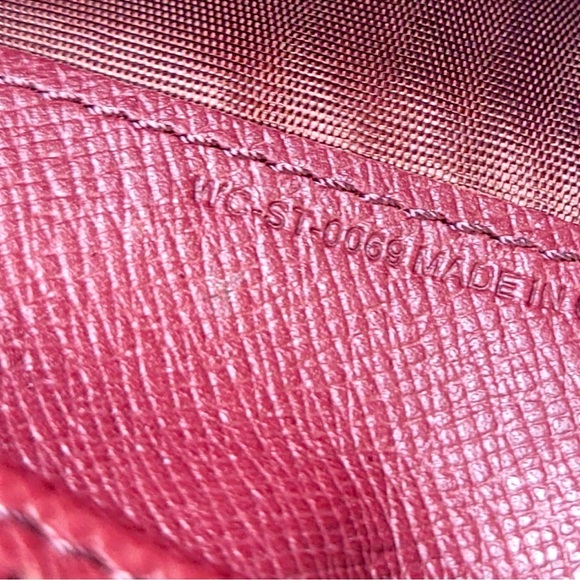 💯 Authentic Celine Rare Pink Leather Kislock Wallet - Picture 5 of 10